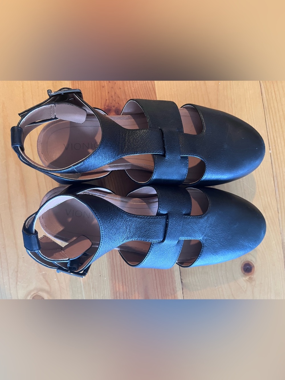 Vionic Faye Black Leather Faux Wood Platform Clog Sandals - Picture 4 of 8